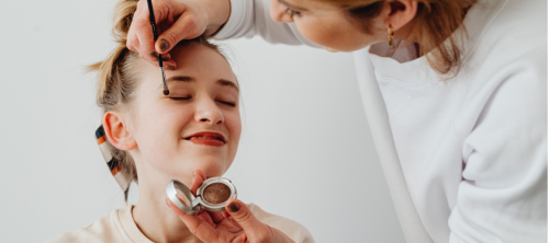 Make-up delle feste: come far durare il trucco dalla mattina alla sera